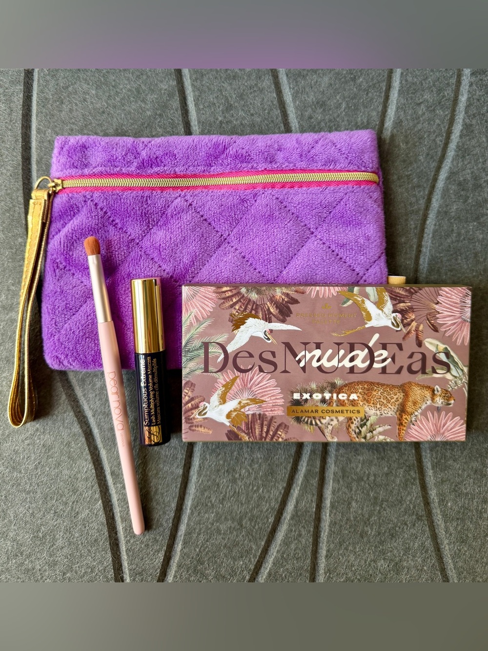 Estée Lauder Mascara + Alamar DesNUDEas Eyeshadow Palette + Brush + Bag Eye Kit